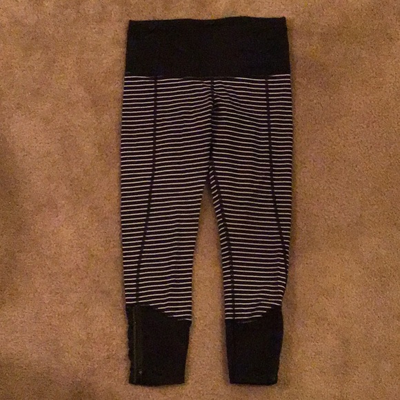 Lululemon Runday Crop - Picture 3 of 7